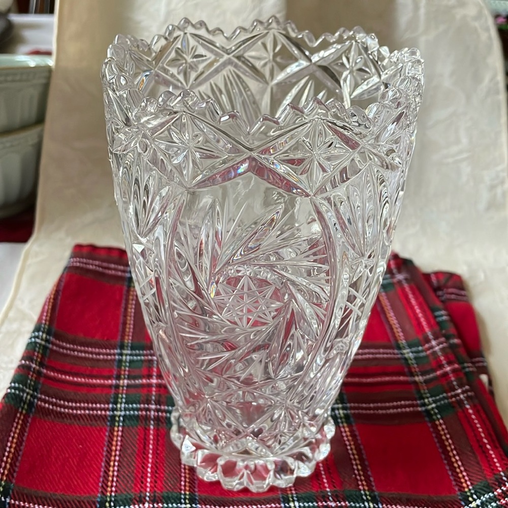 Vintage clear cut Lead Crystal pin wheel pattern vase
